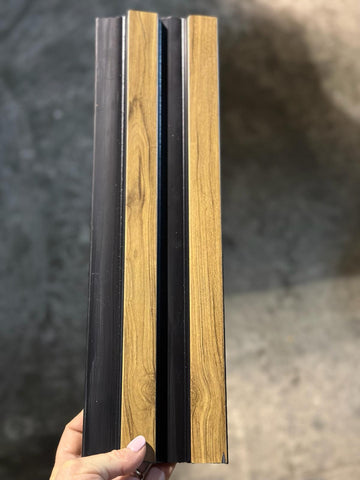 Riflaj decorativ duropolimer, lemn deschis, 290 x 11,5 x 0,8 cm- q-home.ro