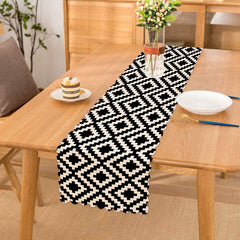 Napron cu design special 3D, imprimat digital în carouri negre- q-home.ro
