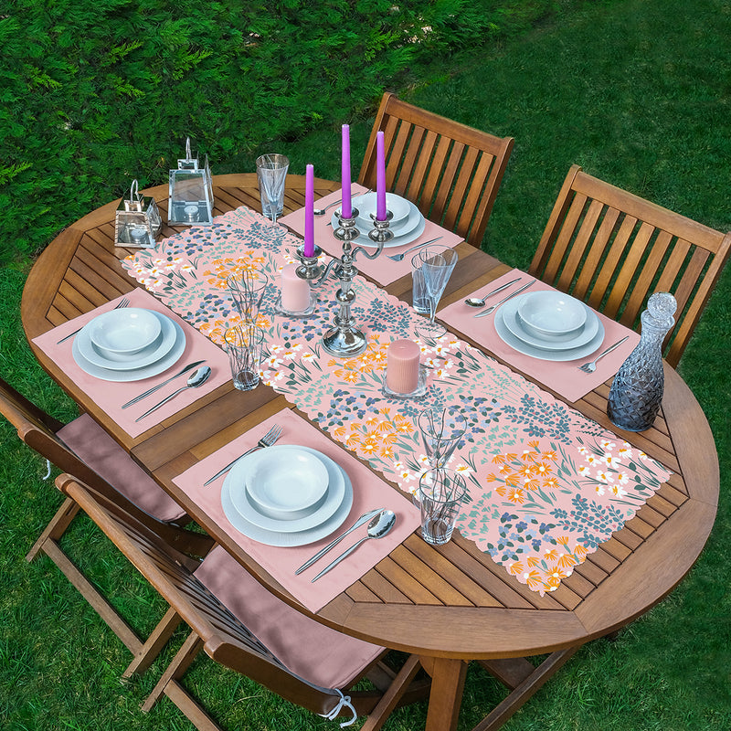 Set napron 1 bucată și 4 buc de serviciu de culoare roz cu model floral- q-home.ro