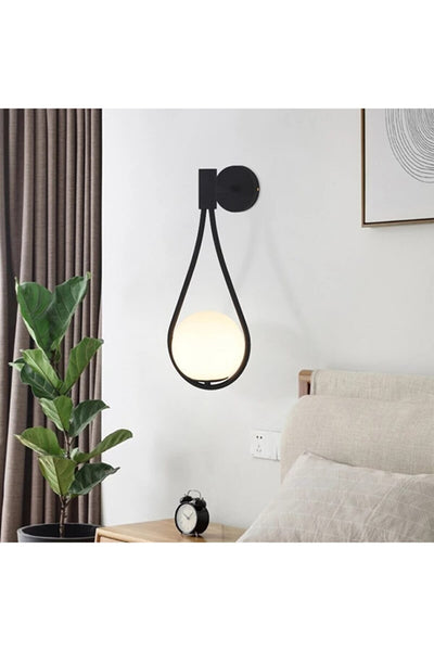 Lampă de perete neagră- q-home.ro